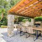 Inti - Piscine, Jardin Prive & Barbecue 别墅